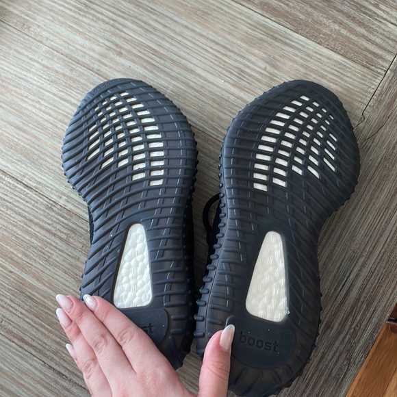 Shoes - Picture 3 of 4